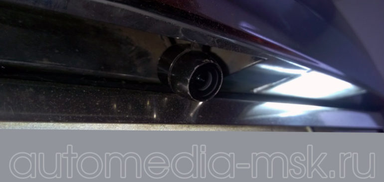 Установка парковочной камеры на Cadillac SRX