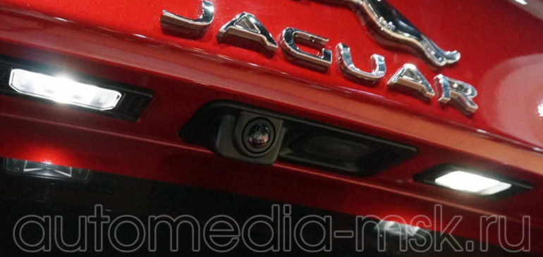 Установка парковочной камеры на Jaguar XE